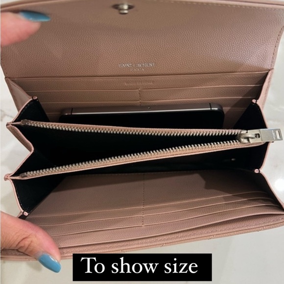 Black YSL cassandre envelope wallet on chain - Picture 10 of 13